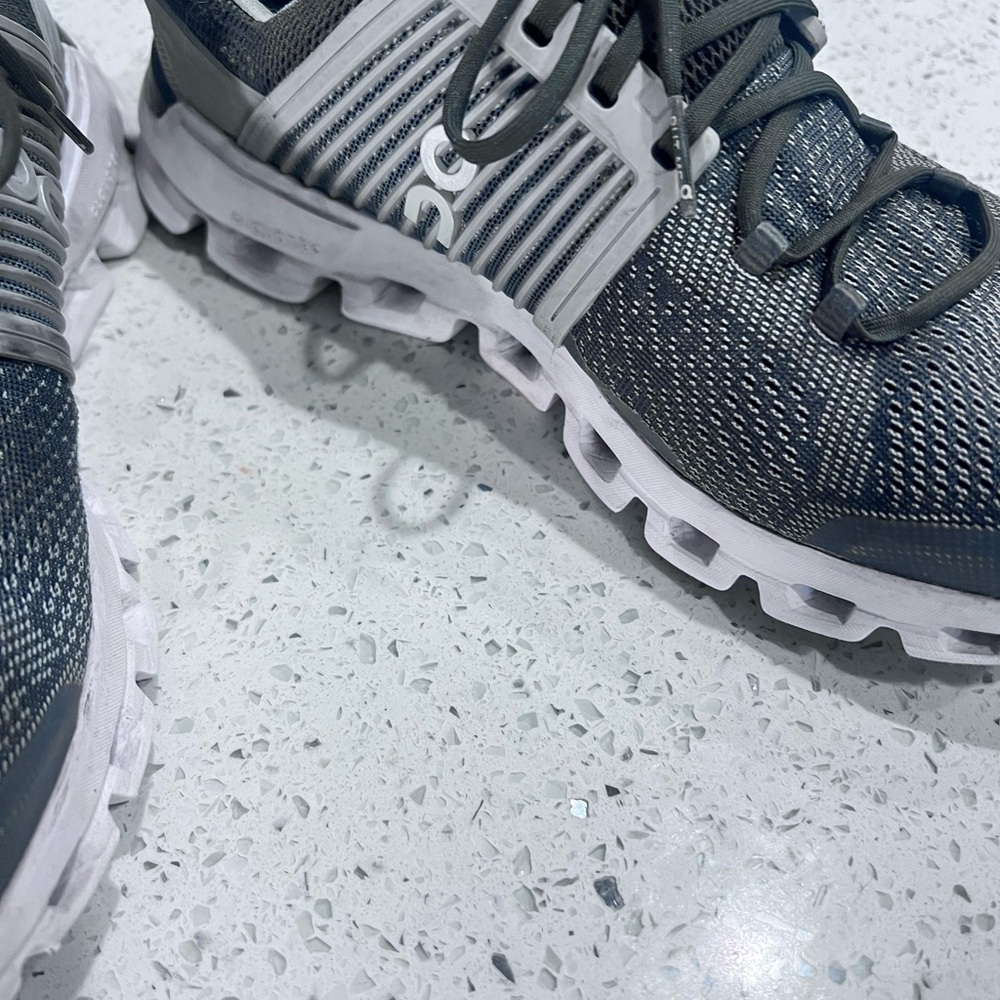 ON Running Gray Sneakers Mens Size 8.5 Grey Black - Picture 2 of 11